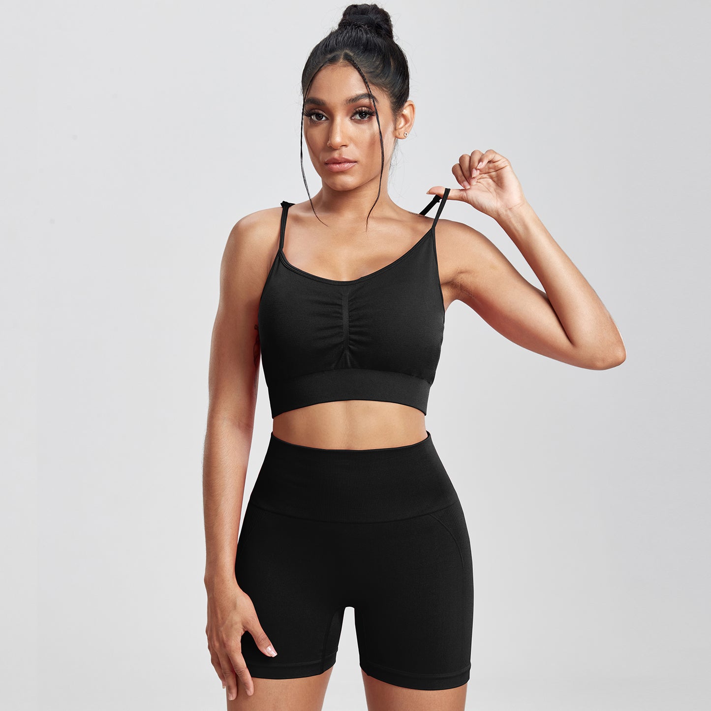 Conjunto Fitness Top de Alça e Short Legging Malika